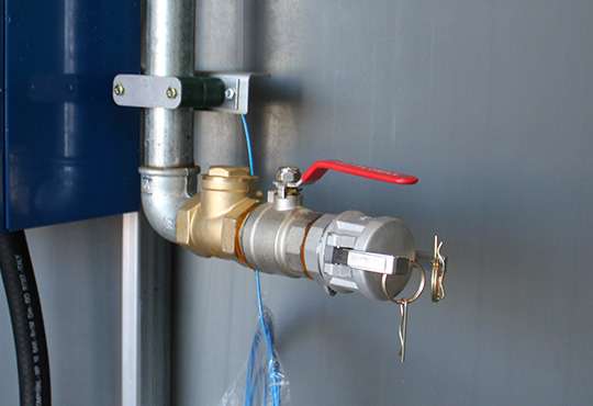 Quick onsite refuelling valve